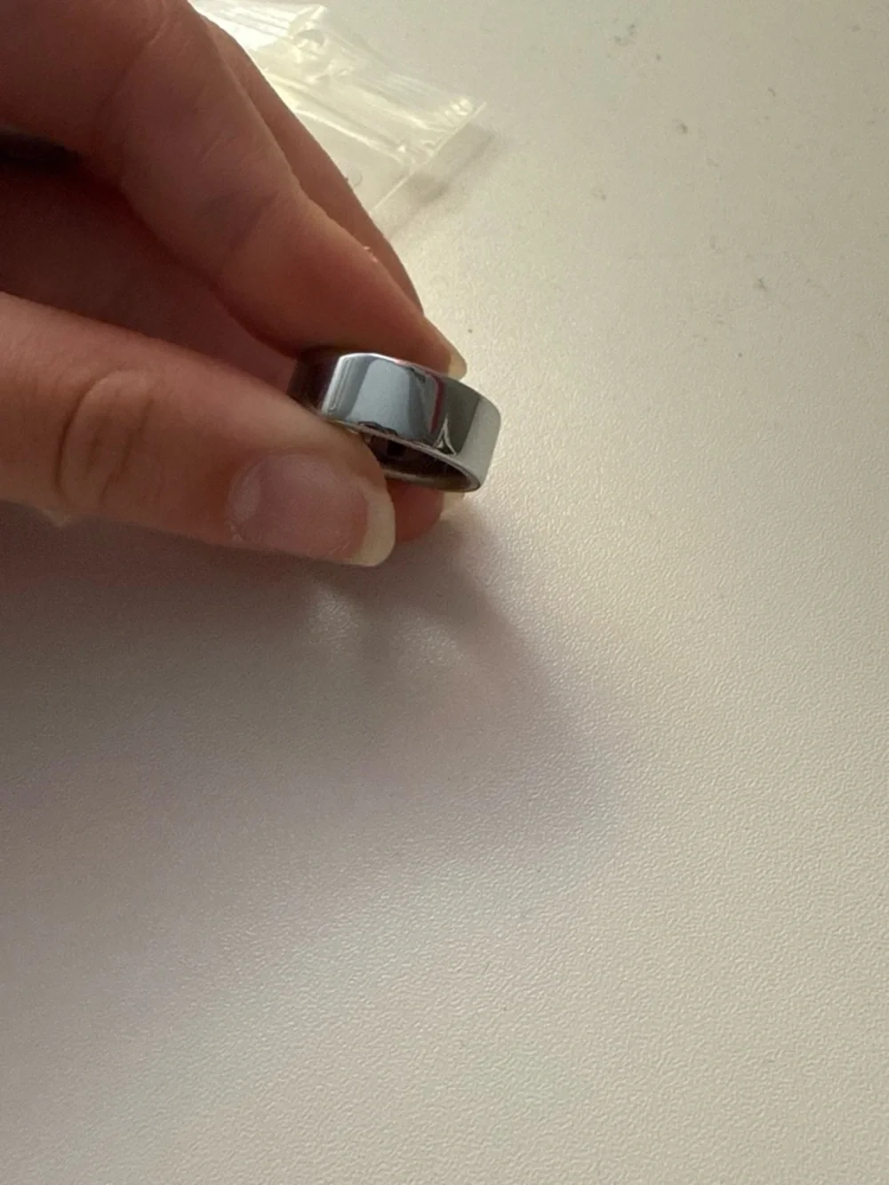 Oura ring gen 4 size 7 brand new, dose not come with charger.